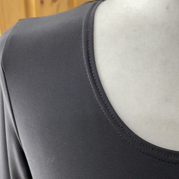 Sympli Go to Classic Tunic long sleeve. Charcoal - Picture 11 of 13